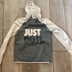 Women’s Small Nike Therma Fit Hoodie